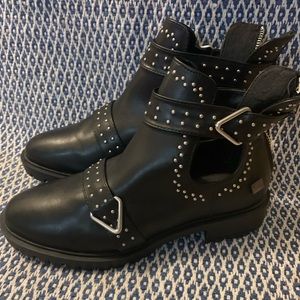 Brand new biker boots!!